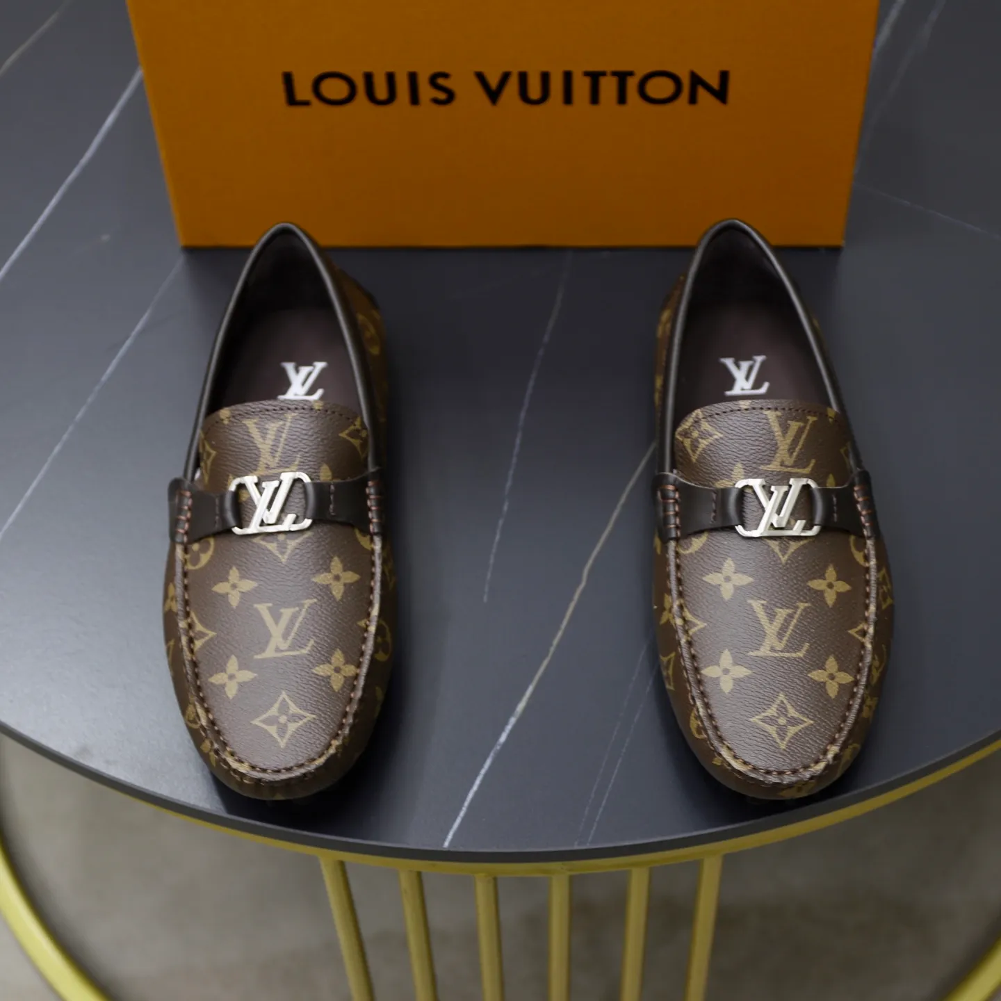 Ex-factory price: 480💰【LV】Louis Vuitton ⚠️High-end men’s driving and pedal series ⚠️38-44 (customized for 45) ⚠️All original cowhide leather! Thick and soft! Made entirely of calfskin lining! The latest non-slip beanie sole! Three-dimensional package technology! Fashionable and classic! Handicrafts! Original high quality! Feel free to compare!